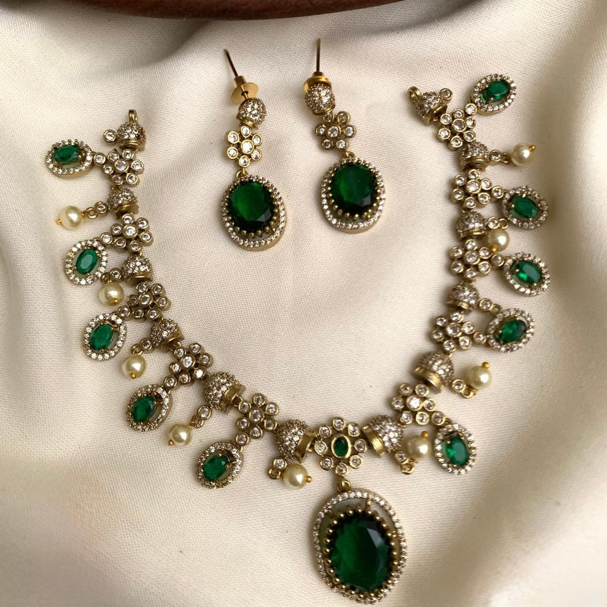 Premium Victorian AD Necklace