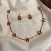Delicate Floral Kemp Short Necklace — Multi
