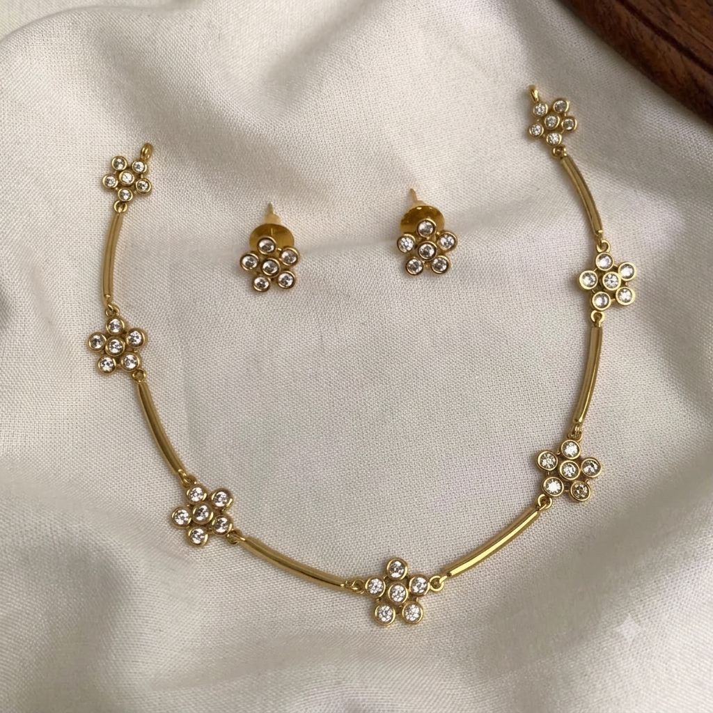 Delicate Floral Kemp Short Necklace — White