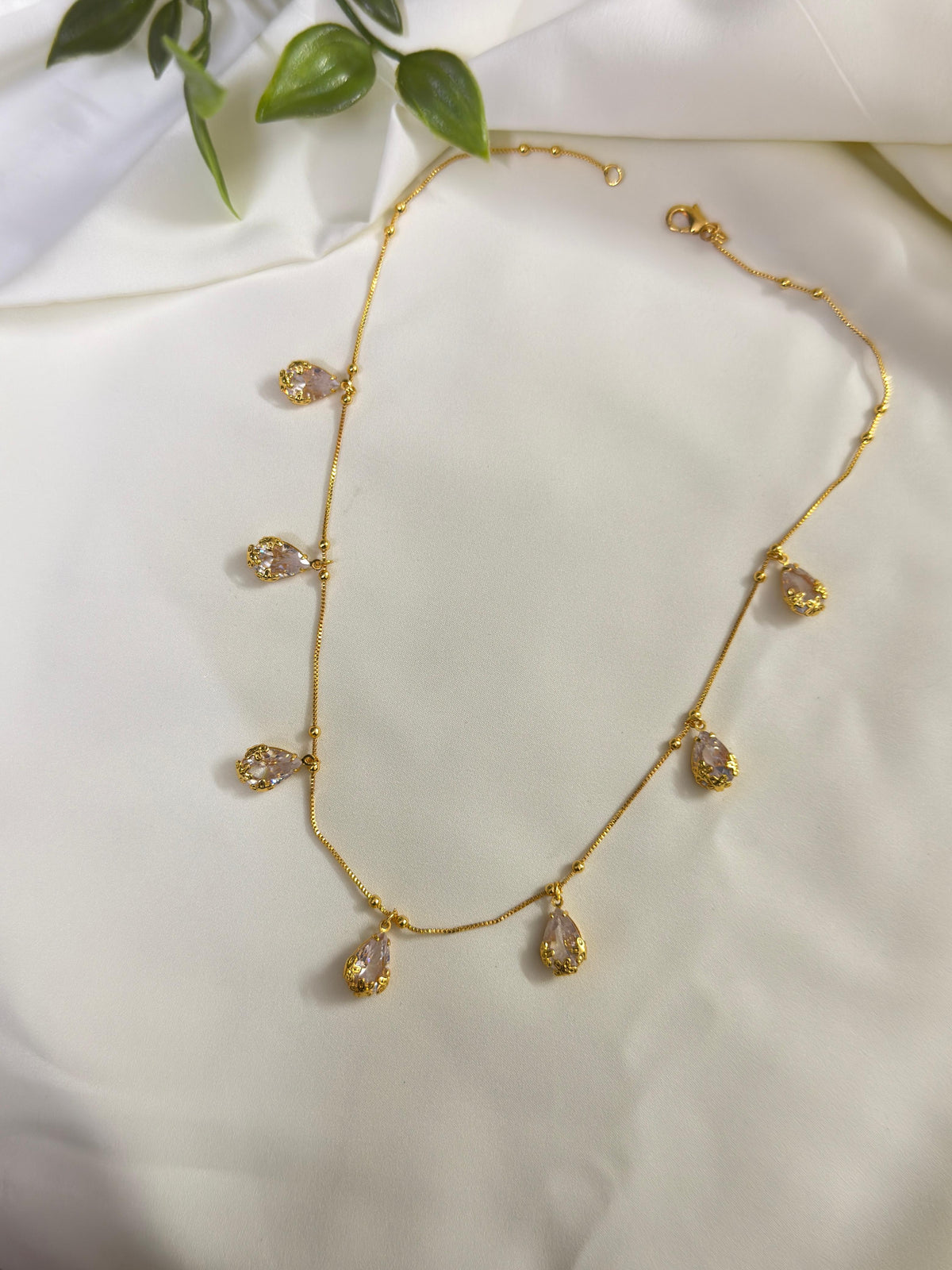 Dewdrop Neckpiece — Mauve Pink