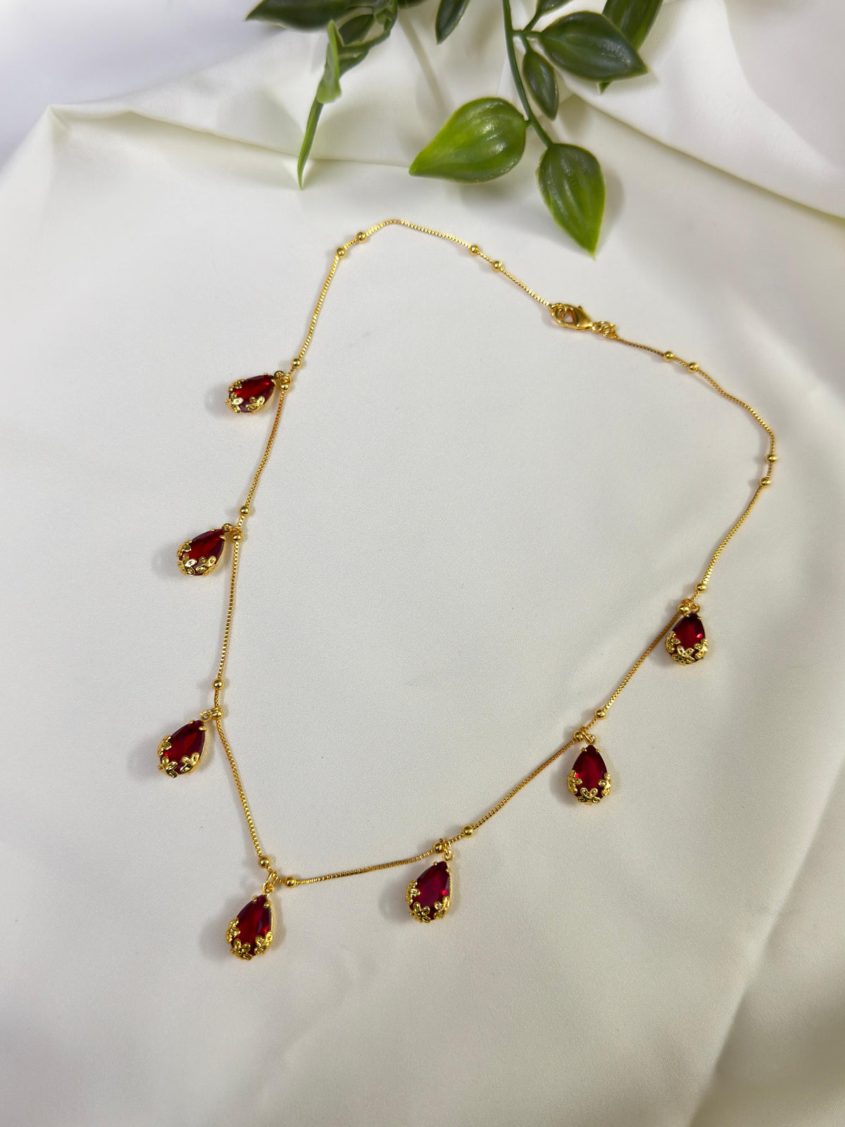 Dewdrop Neckpiece — Red