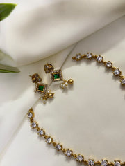 Cubic Zirconia Ruby Neckpiece With White Stones And Pearls — Green