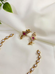 Cubic Zirconia Ruby Neckpiece With White Stones And Pearls — Red