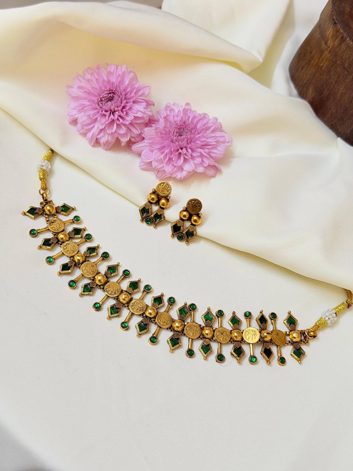 Royal Coin Enamel Choker Set Green