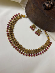 Simple Red Neckpiece
