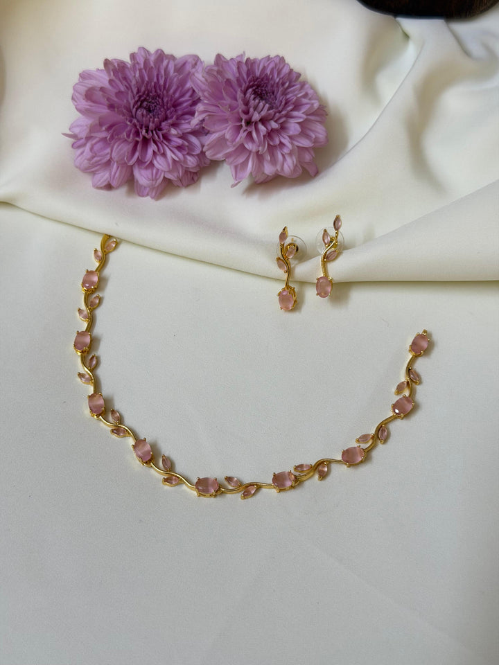 Tulip Neckpiece