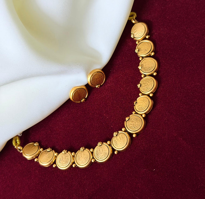 Devi Kasu Round Necklace Antique