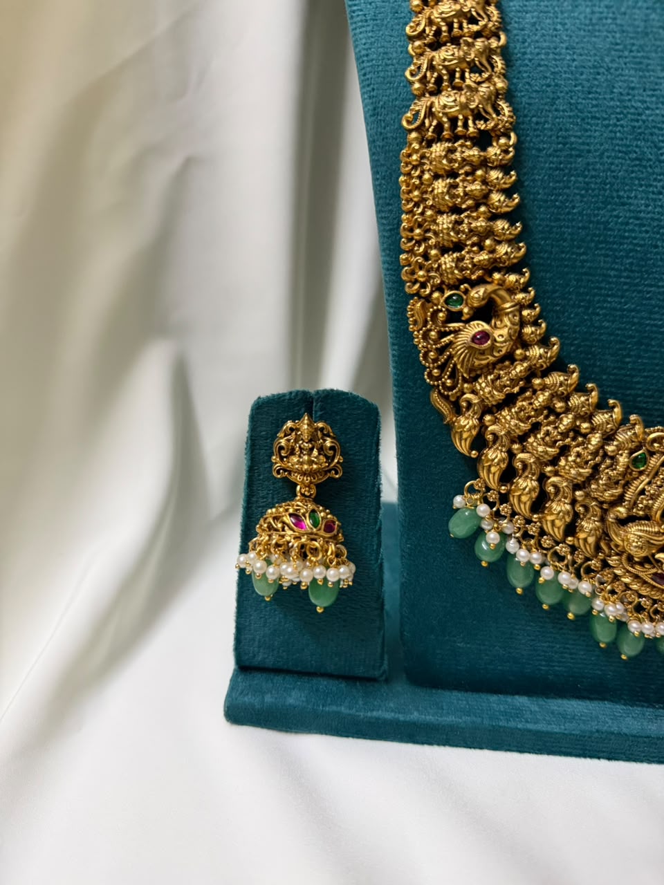 Antique Premium Bridal Set With Green Beads