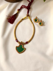 Palakka Green Pendant Hasli Neckpiece