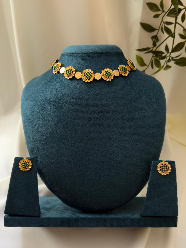 Floral Diamond Shape Green Coin Fusion Necklace Green