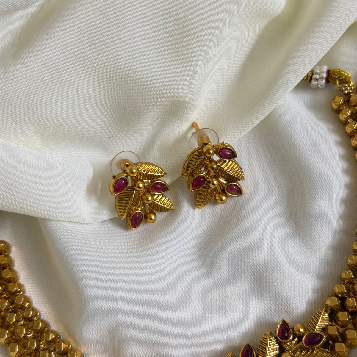 Antique Rani Leaf Necklace — Red