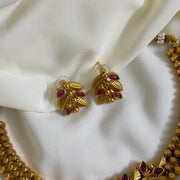 Antique Rani Leaf Necklace — Red