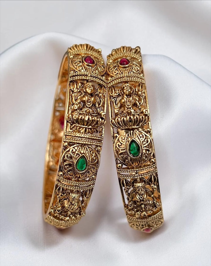 Lakshmi Tear Drop Bangle Medium 2.6 Size