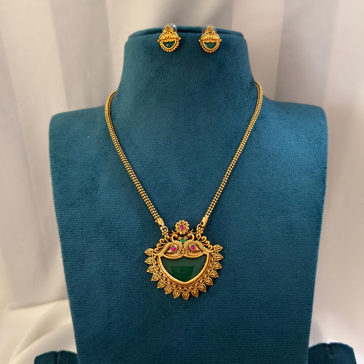 Antique Palakka Pendant With Long Chain And Studs