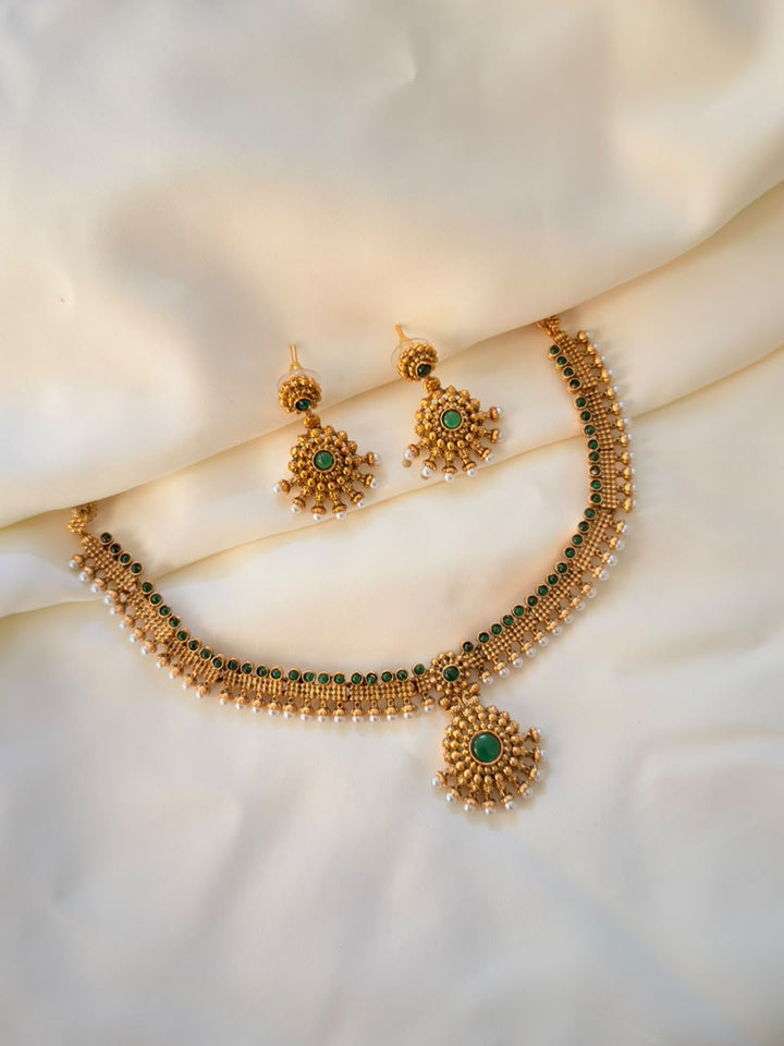 Antique Heritage Necklace — Green