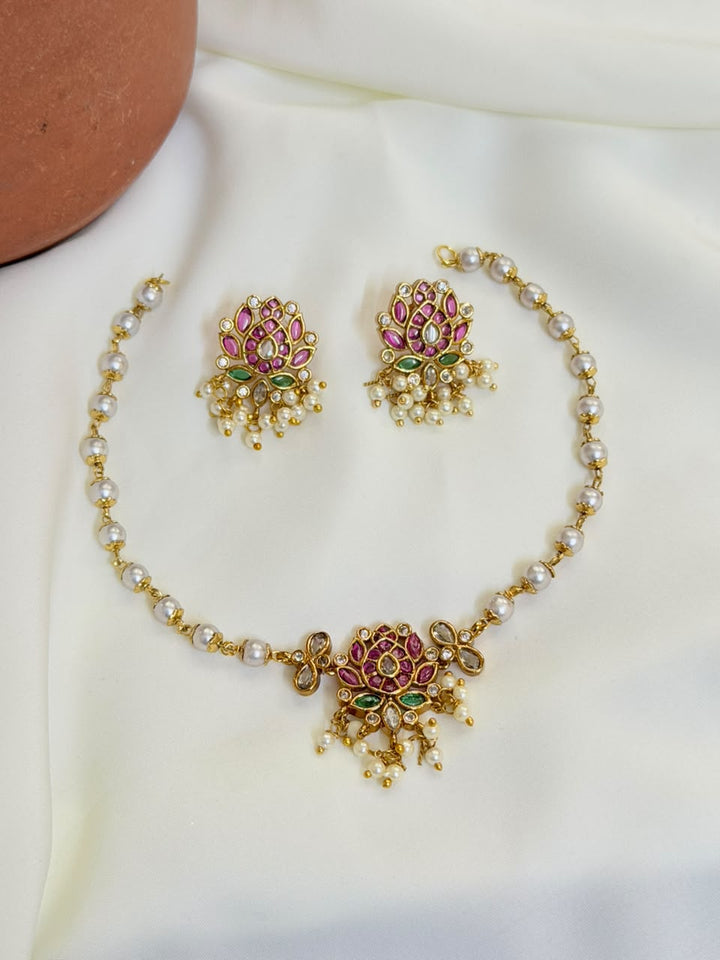Premium Kemp Lotus With Pearls Choker