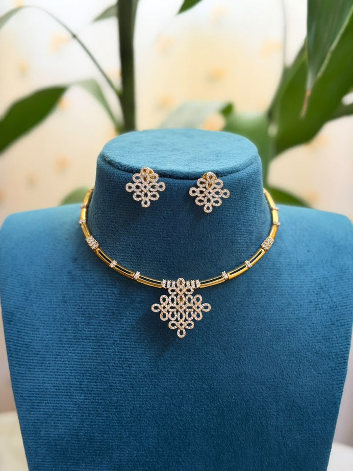 Kolam Detachable Locket Hasli Necklace