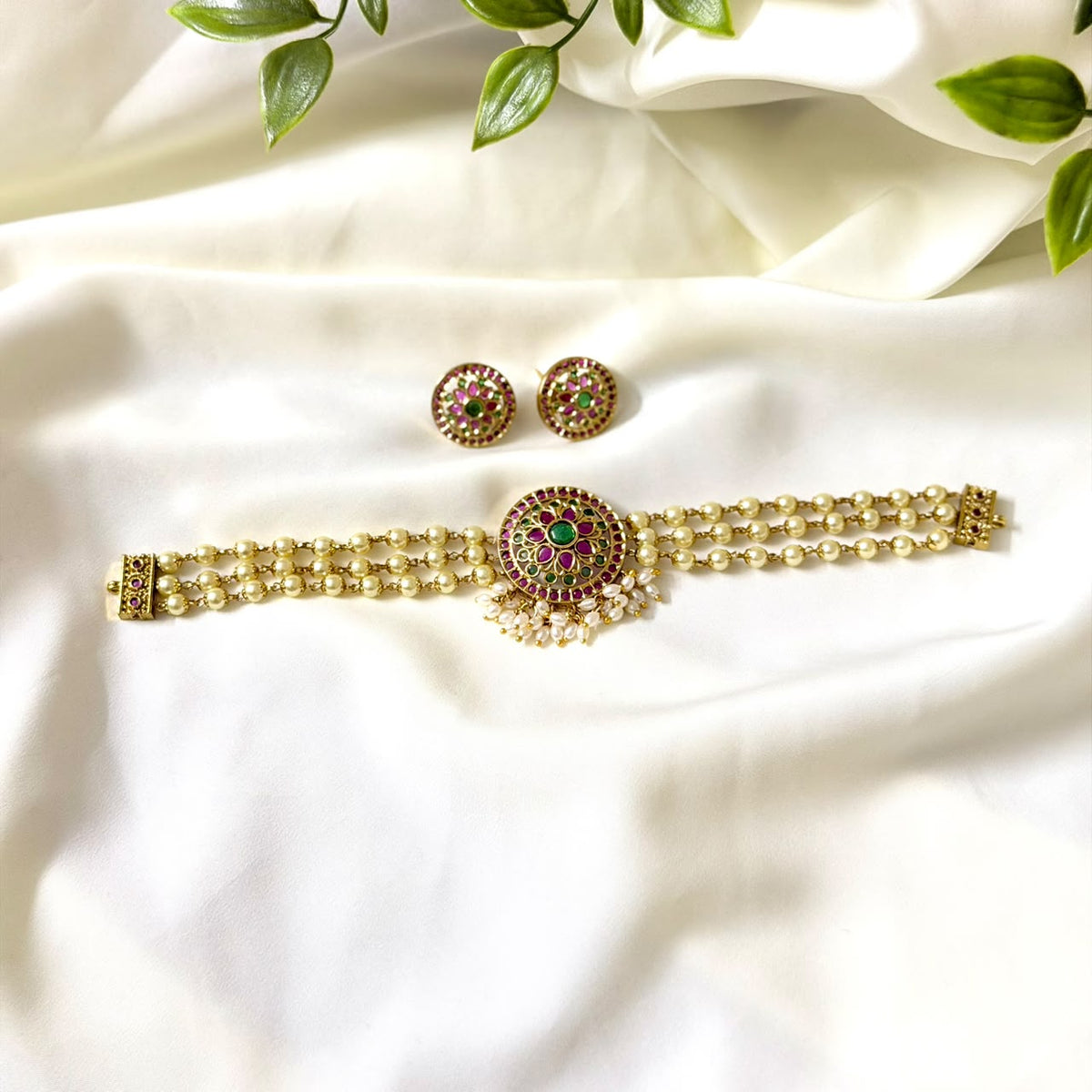 Anokhi 3 Line Pearl Choker With Earrings