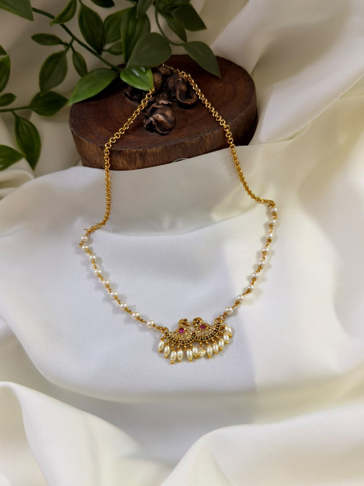 Swan Pearl Neckpiece