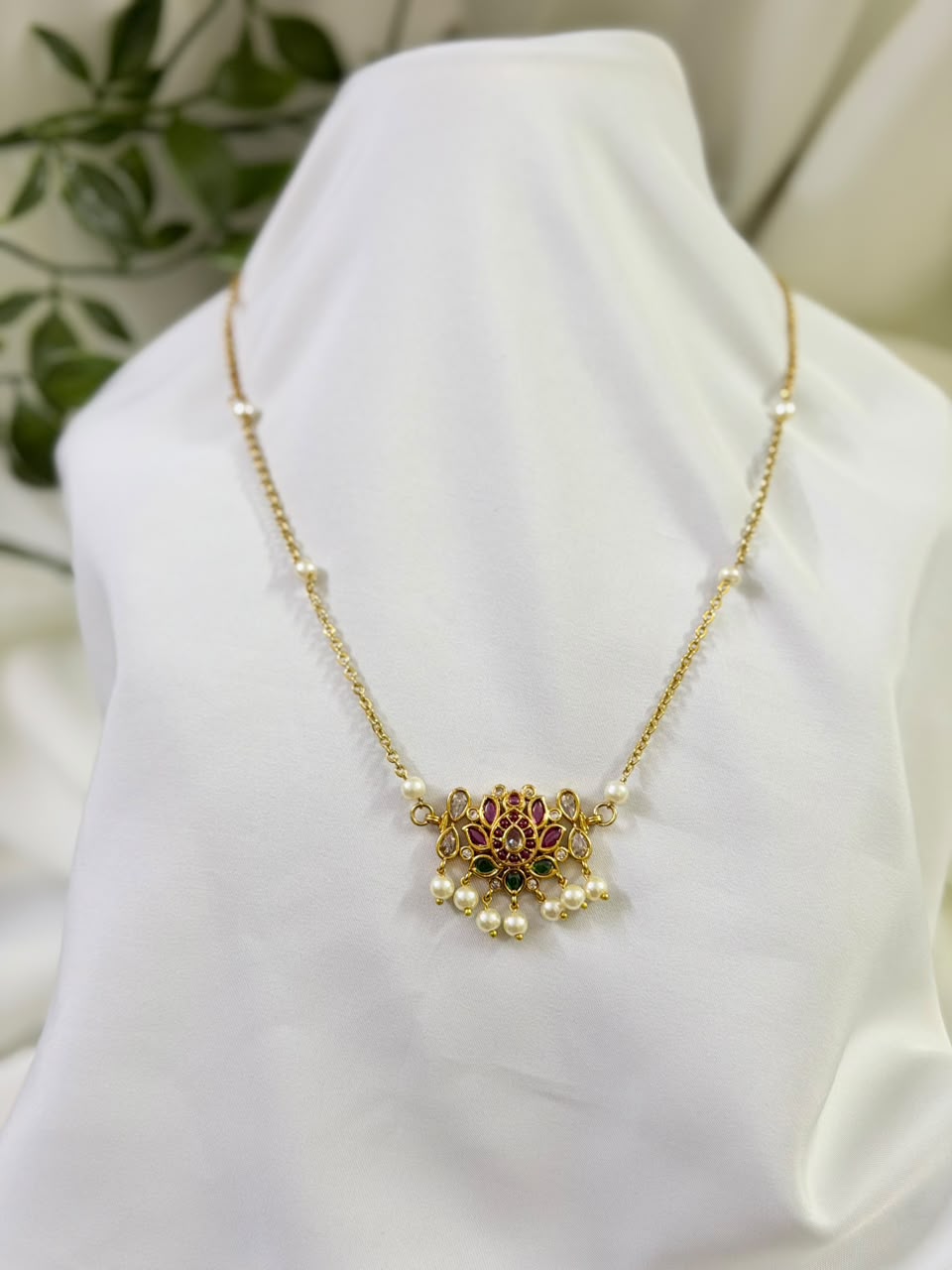 Lotus Simple Pearl Chain