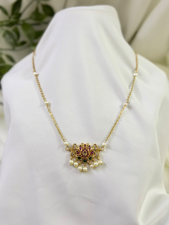 Lotus Simple Pearl Chain