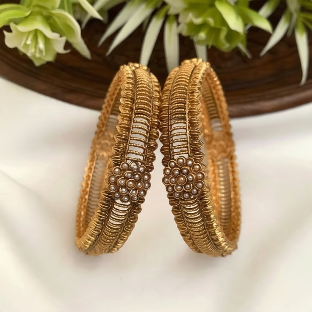 Phool Antique Bangle 2.6 Size — White