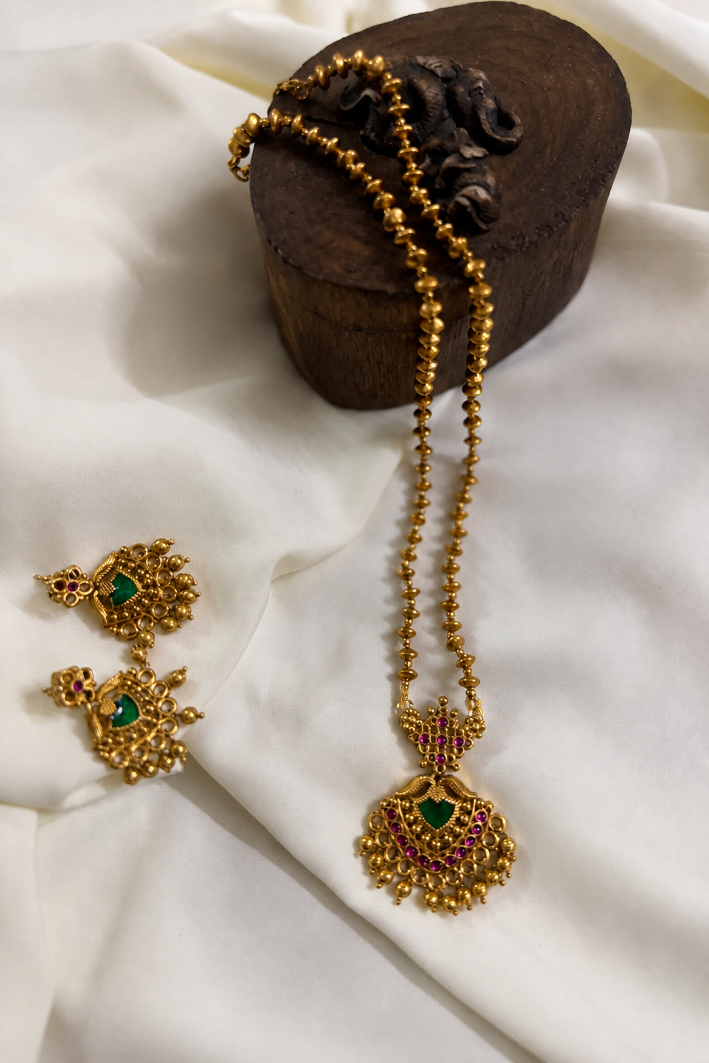 Palakka Pendant with Gold Chain