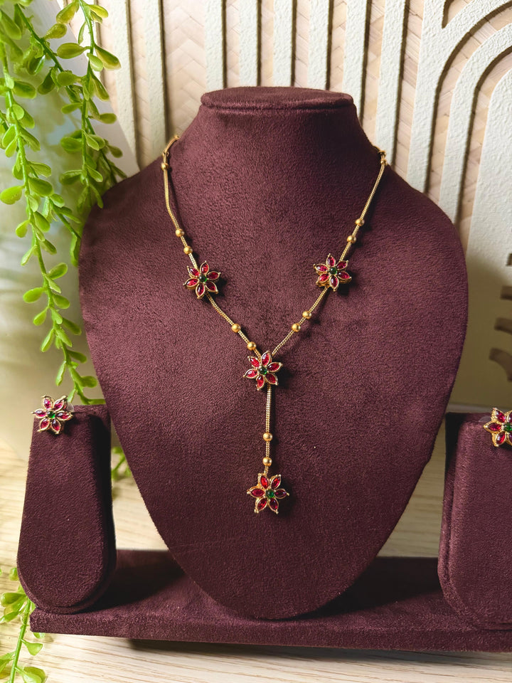 Floral Drop Short Chain With Earrings