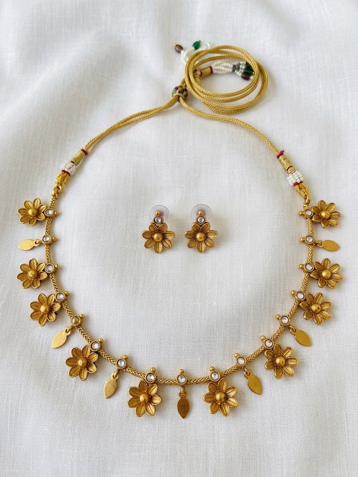 Gold Flower Elakathaali — White