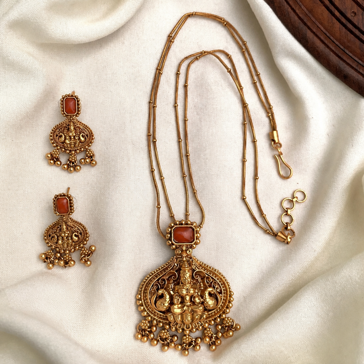 Antique Lakshmi Peacock Stone Pendant With Chain — Coral