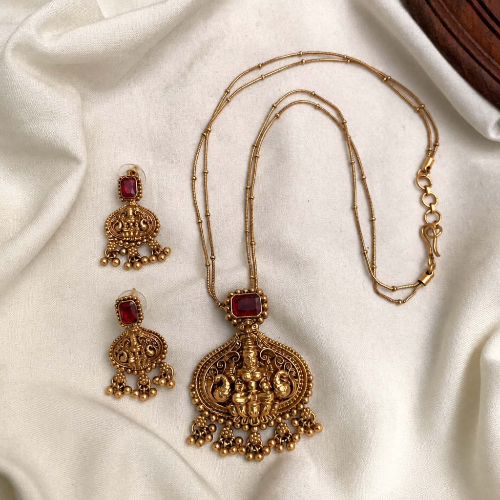 Antique Lakshmi Peacock Stone Pendant With Chain — Maroon