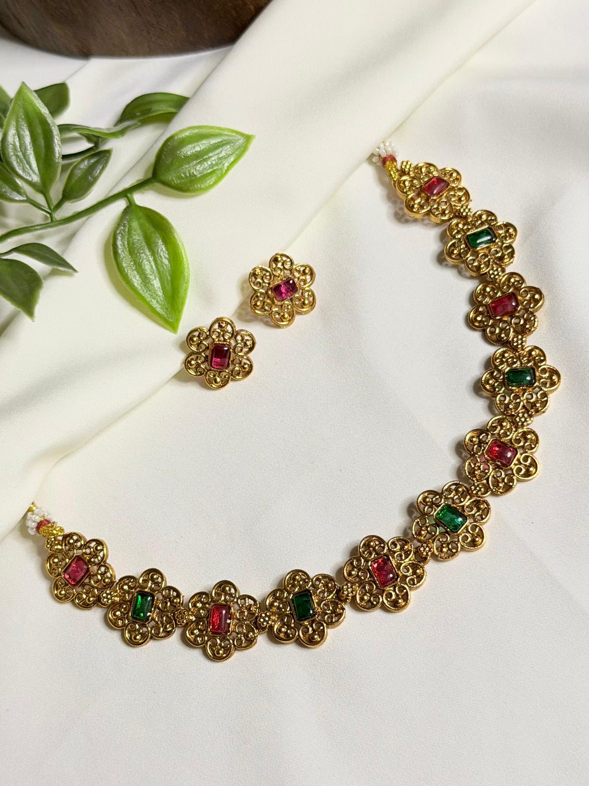 Floral Necklace with Glossy Stones