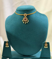 Floral Kemp Stone Pendant With Chain